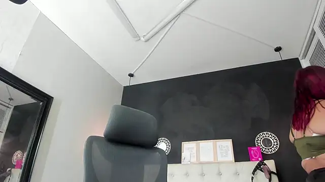 Eva hot 1 online show from December 4, 2025, 1:10 pm