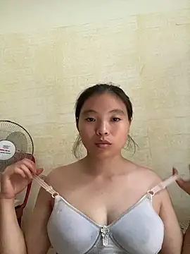 viluna online show from October 22, 2025, 4:45 am