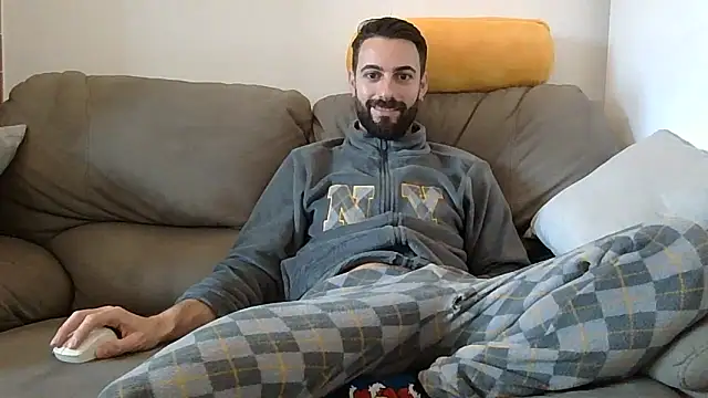 Amicisegreti online show from March 5, 2026, 9:50 am