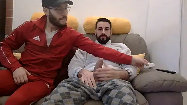 Amicisegreti online show from January 13, 2026, 6:39 am