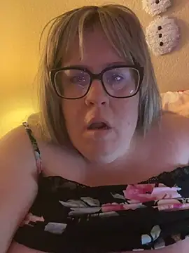 sexymommy1988 online show from November 24, 2025, 4:01 am