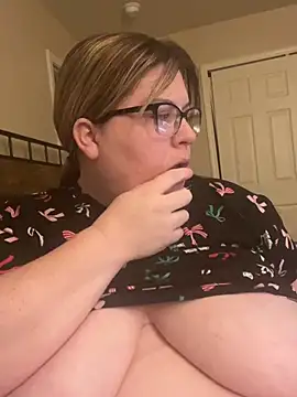 sexymommy1988 online show from April 27, 2026, 3:37 am