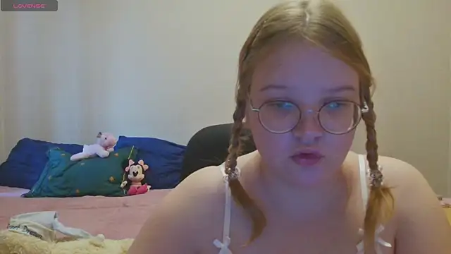 Snapshot of Rosa_Grenn chatting on October 24, 2025, 9:08 am Rosa Grenn online show from October 24, 2025, 9:08 am