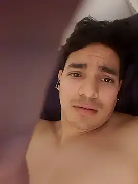 Snapshot of Elcurvo69 chatting on January 8, 2026, 11:22 pm Elcurvo69 online show from January 8, 2026, 11:22 pm