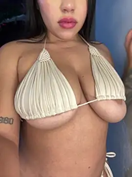 SofiaWildee online show from February 13, 2026, 6:02 am