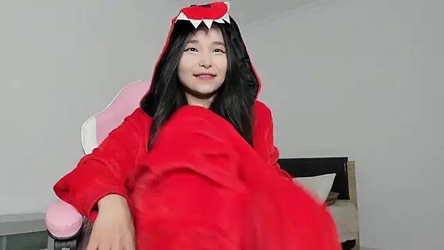 Soyun Mia online show from November 5, 2025, 5:16 pm