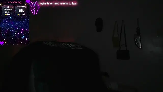 Snapshot of x3raven chatting on October 6, 2025, 5:52 am x3raven online show from October 6, 2025, 5:52 am