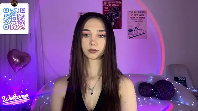 LinaMour online show from May 20, 2026, 10:07 pm