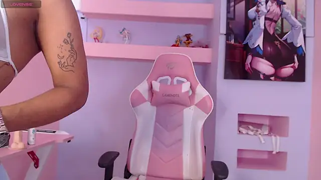 SkylerBloomm online show from September 11, 2025, 4:01 am