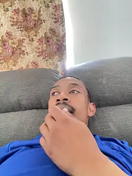 fitsexyman online show from December 19, 2025, 1:02 pm