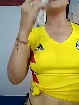 SaraNixx online show from September 13, 2025, 8:20 pm