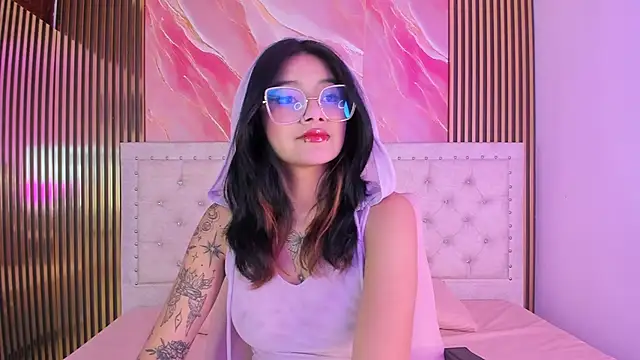 Snapshot of Lucy_boobss chatting on February 4, 2026, 11:16 am Lucy boobss online show from February 4, 2026, 11:16 am