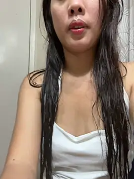 Snapshot of Ressythersty chatting on April 17, 2026, 2:31 pm Ressythersty online show from April 17, 2026, 2:31 pm