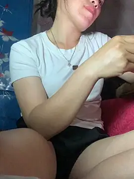 tuyetnhi-00 online show from October 29, 2025, 12:59 pm