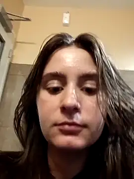 freakylittlebitch69 online show from September 17, 2025, 9:50 pm