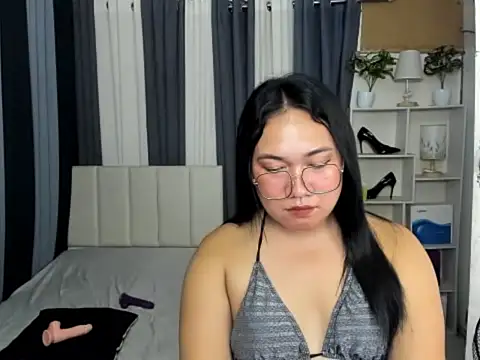 TsUncutKaren online show from March 8, 2026, 2:31 pm