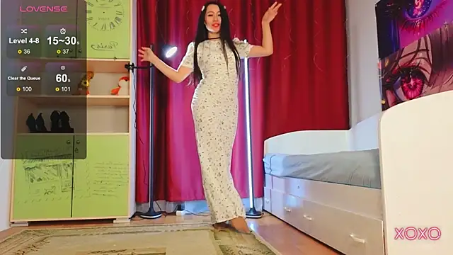 Milly  Foxy online show from April 5, 2026, 1:18 pm