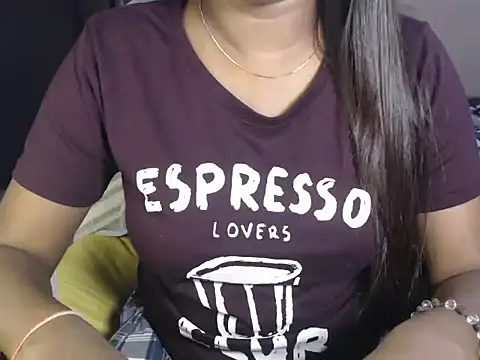 Snapshot of hot_riaa25 chatting on July 7, 2026, 6:00 pm hot riaa25 online show from July 7, 2026, 6:00 pm