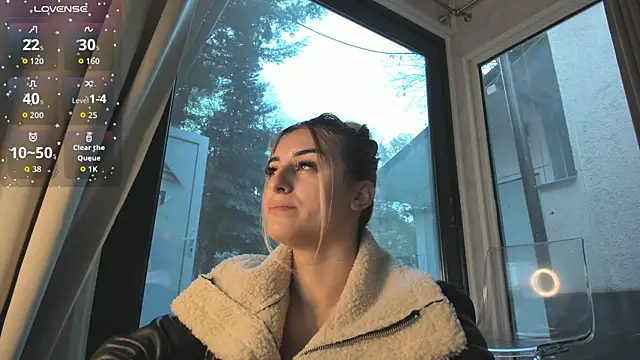 Ella Vee online show from November 15, 2025, 6:06 am