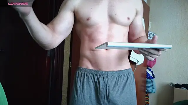 Snapshot of cris2428 chatting on October 13, 2025, 3:35 pm cris2428 online show from October 13, 2025, 3:35 pm