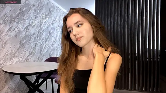 Anna Dominator online show from October 14, 2025, 5:35 pm