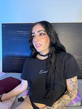 sharlot24 online show from March 28, 2026, 3:07 am