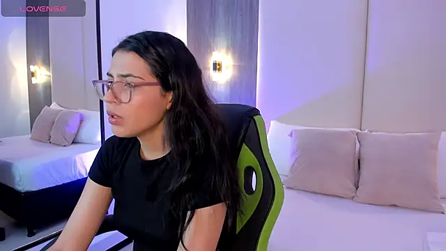 Snapshot of desireee_ chatting on February 28, 2026, 12:16 pm desireee online show from February 28, 2026, 12:16 pm