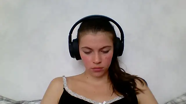 CutieAnny online show from September 15, 2025, 5:30 am