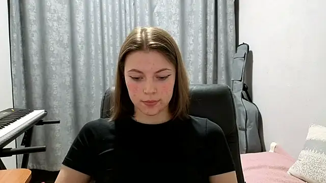 CutieAnny online show from June 5, 2026, 10:15 pm