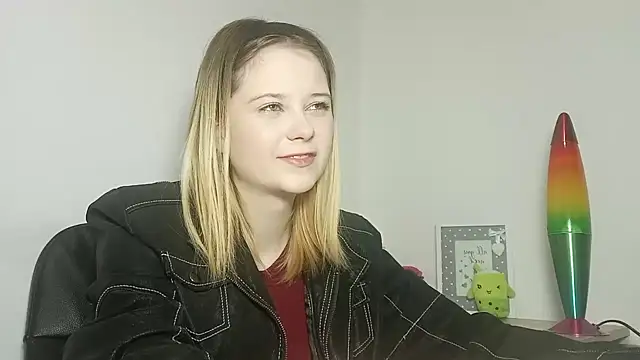 Snapshot of LydiaYoung chatting on October 13, 2025, 6:09 pm LydiaYoung online show from October 13, 2025, 6:09 pm