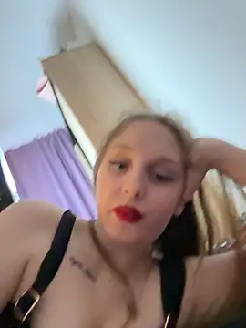 HoneyLace  online show from March 20, 2026, 3:57 pm