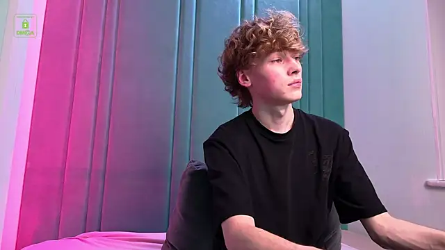 Snapshot of Kevin_Garsia chatting on September 19, 2025, 8:46 pm Kevin Garsia online show from September 19, 2025, 8:46 pm