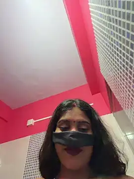 Snapshot of V-Hot-Sweti chatting on July 4, 2026, 2:54 pm V-Hot-Sweti online show from July 4, 2026, 2:54 pm
