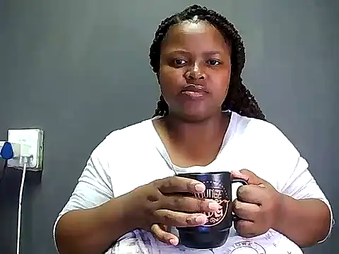 Snapshot of MegaBustyQueen chatting on September 10, 2025, 9:25 pm MegaBustyQueen online show from September 10, 2025, 9:25 pm