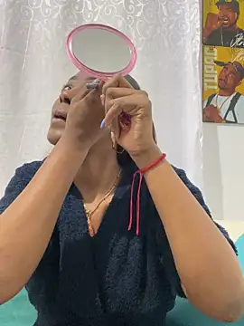 zaracollins01 online show from November 30, 2025, 3:40 am