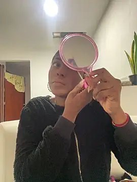 zaracollins01 online show from September 20, 2025, 3:17 pm