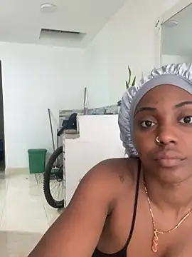 zaracollins01 online show from November 7, 2025, 1:26 pm