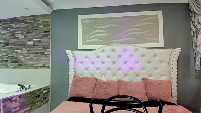  camila ortiz online show from October 15, 2025, 8:06 pm