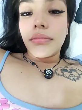 SweetFoxie online show from October 7, 2025, 9:38 pm