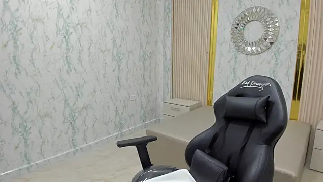 KatyBlondee online show from November 17, 2025, 3:10 am