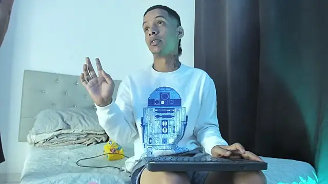 twinkDuohot online show from February 5, 2026, 8:10 am