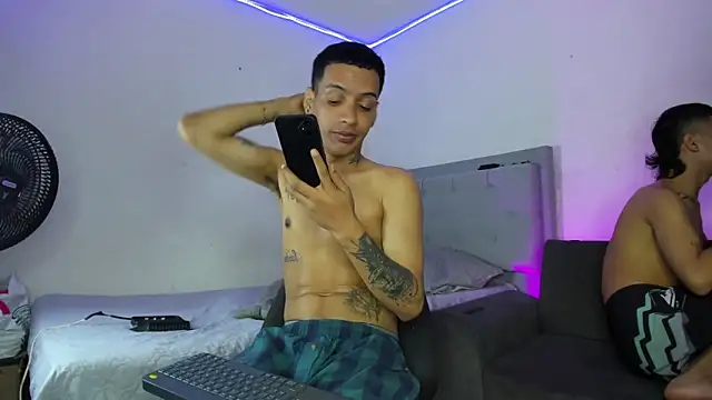 twinkDuohot online show from May 15, 2026, 11:58 pm