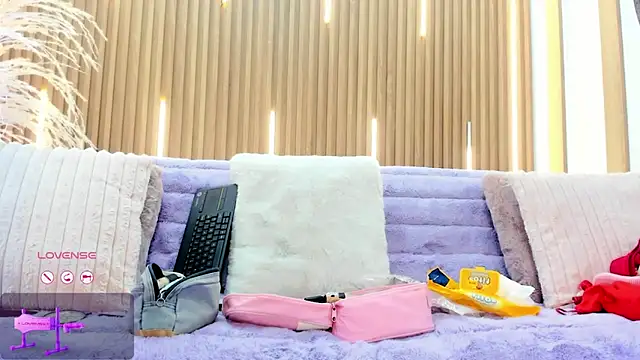 ArianaSantana online show from November 30, 2025, 1:12 pm