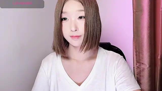 Snapshot of Winnie666- chatting on October 29, 2025, 12:04 pm Winnie666- online show from October 29, 2025, 12:04 pm