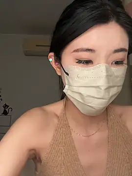 Lulu125216 online show from April 15, 2026, 2:10 pm