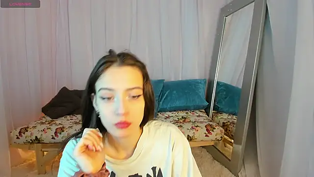 Belle Wa1ker online show from November 30, 2025, 1:06 am