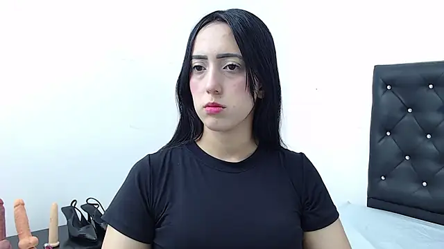 ivorynoir online show from April 18, 2026, 1:02 pm