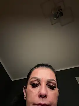 Snapshot of Nola_Luxx-offiziell chatting on March 3, 2026, 9:33 pm Nola Luxx-offiziell online show from March 3, 2026, 9:33 pm