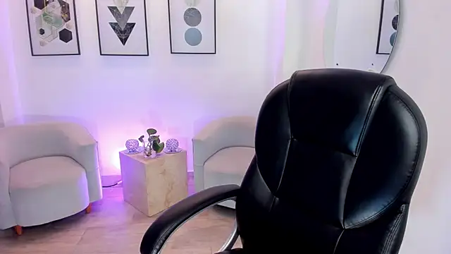 amara foxx online show from March 14, 2026, 7:53 pm