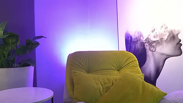 Snapshot of Tayler_Kim chatting on February 6, 2026, 6:59 pm Tayler Kim online show from February 6, 2026, 6:59 pm